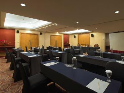 Aston Hotel 4*