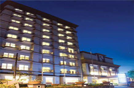 Aston 4* Manado